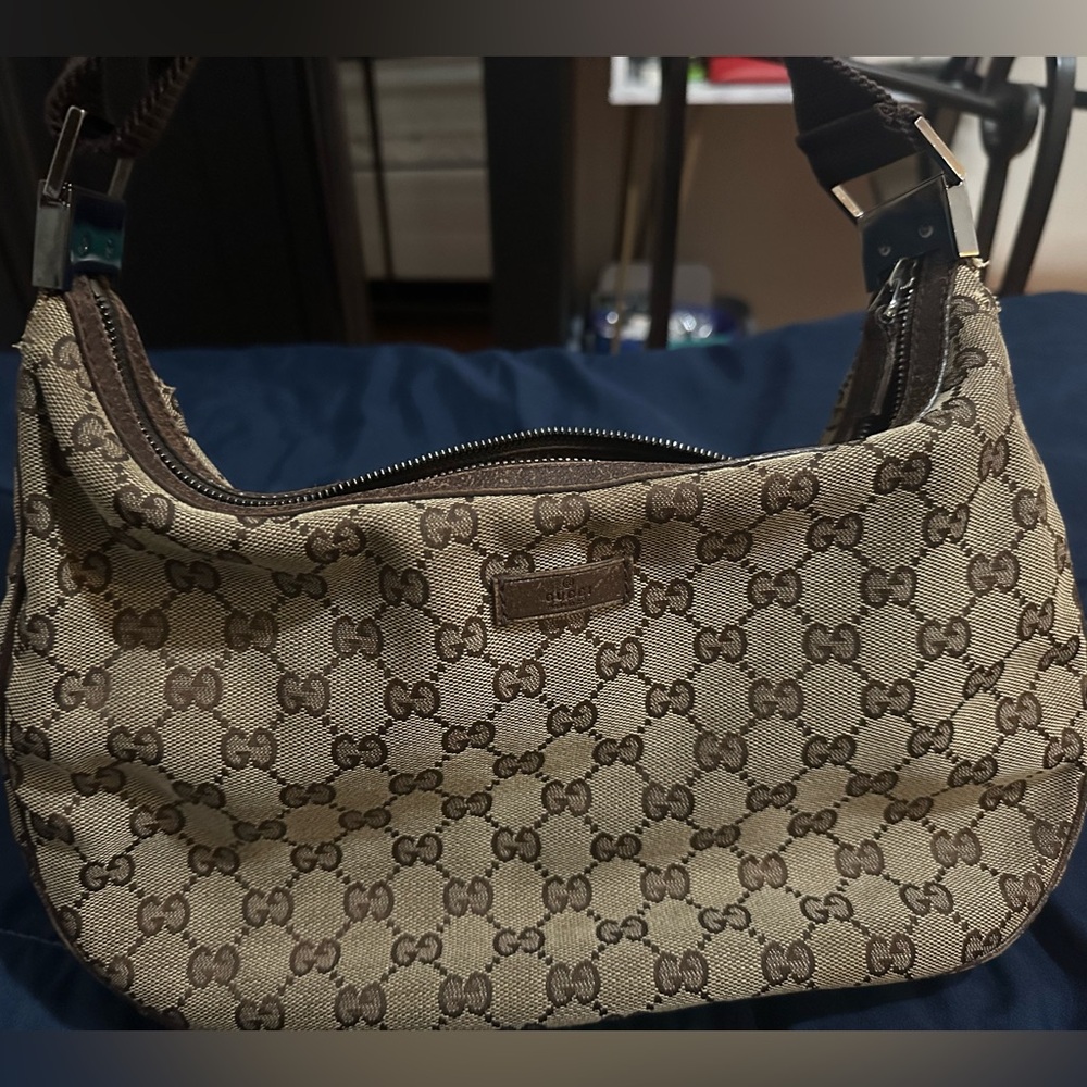 Gucci shoulder purse